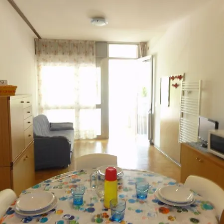 公寓 Cozy With Private Entrance 比比翁