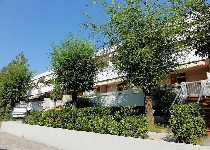 Cozy With Private Entrance Apartament Bibione